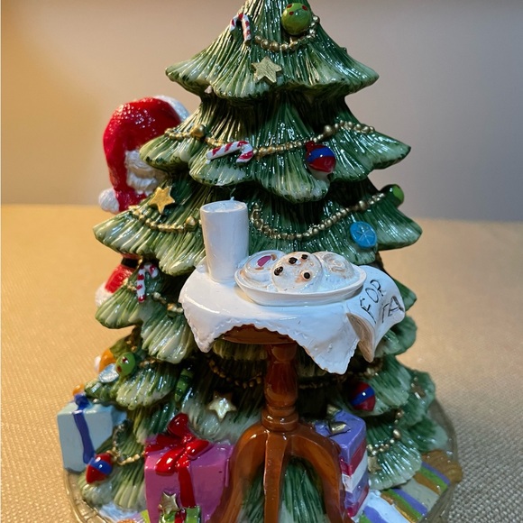 Fitz and Floyd “Gifts from Santa” Musical Christmas Figurine. 2017 in Box. - Picture 4 of 7